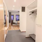 Yllaes Ix 9502 كولاري